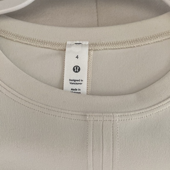 Like new Lululemon top - Picture 2 of 4